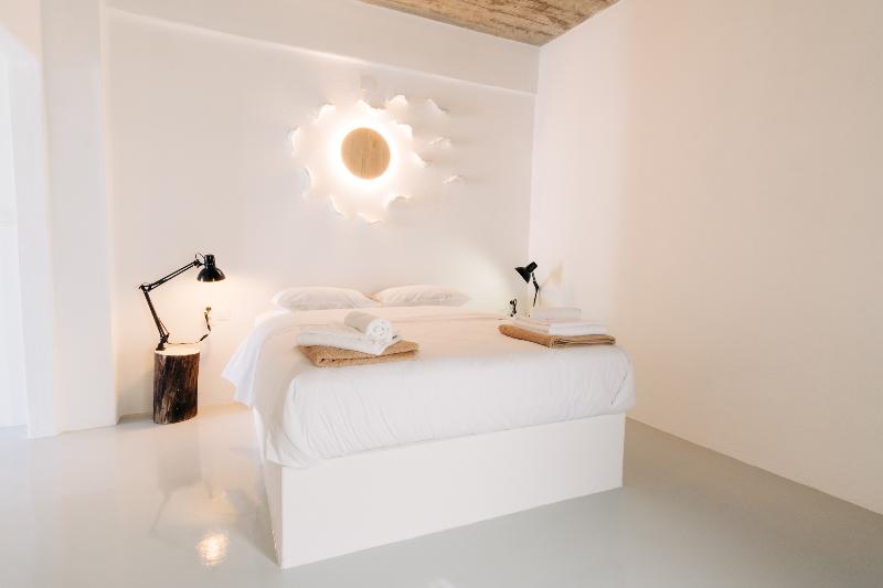 Mesanto Luxury Suites - Oda