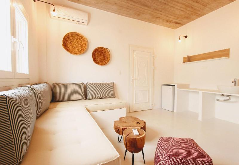 Mesanto Luxury Suites - Oda