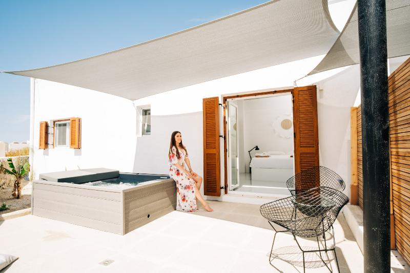 Mesanto Luxury Suites - Oda