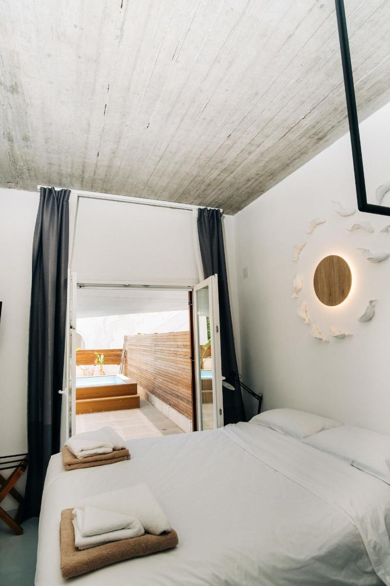 Mesanto Luxury Suites - Oda