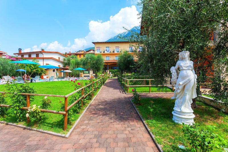 Villa Isabella Hotel & Residence - Genel