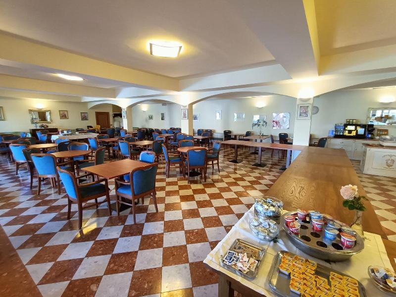 Villa Isabella Hotel & Residence - Restoran