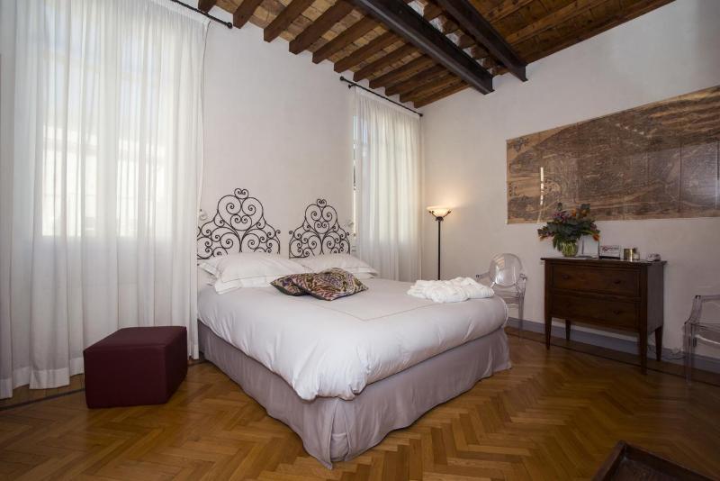 Rome Frattina 27 - Oda