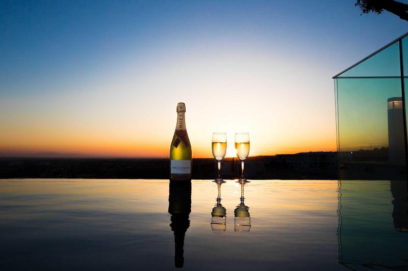 Napa Suites - Genel