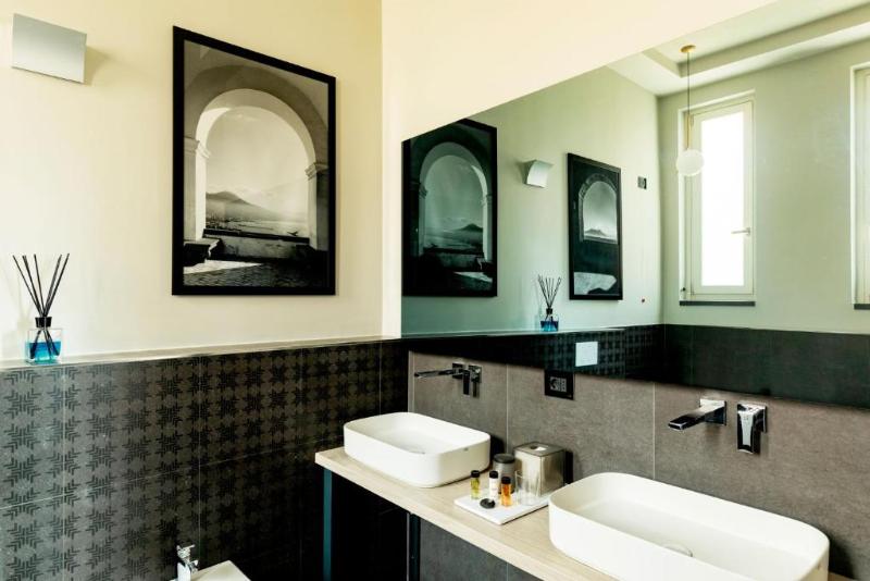 Amadomus Luxury Suites - Oda
