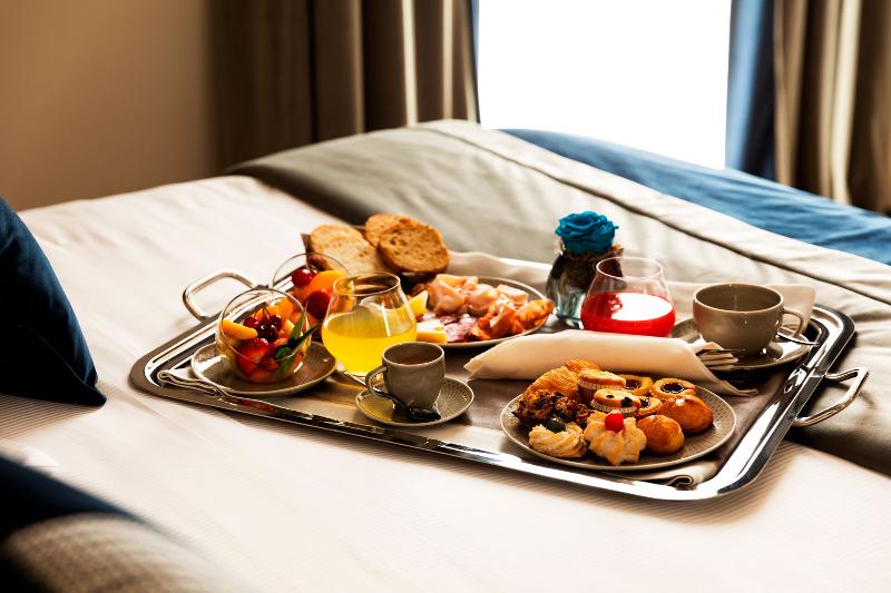 Amadomus Luxury Suites - Restoran