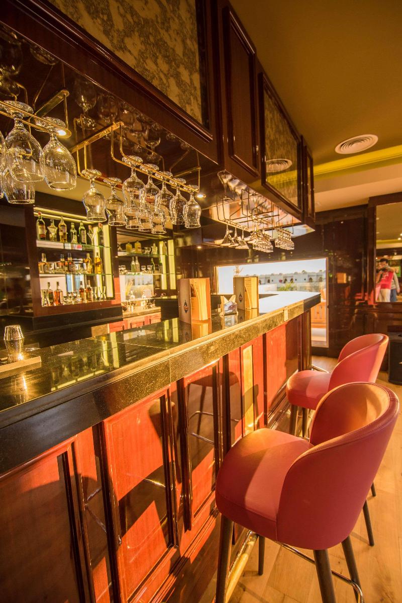 Reef Oasis Beach Resort - Bar