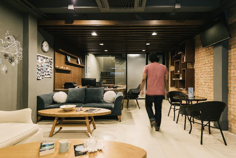 TIRAS Patong Beach Hotel - Lobi