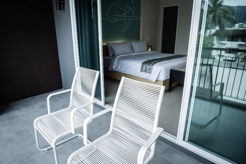 TIRAS Patong Beach Hotel - Oda