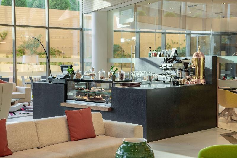 Radisson Blu Hotel & Residence, Riyadh - Bar
