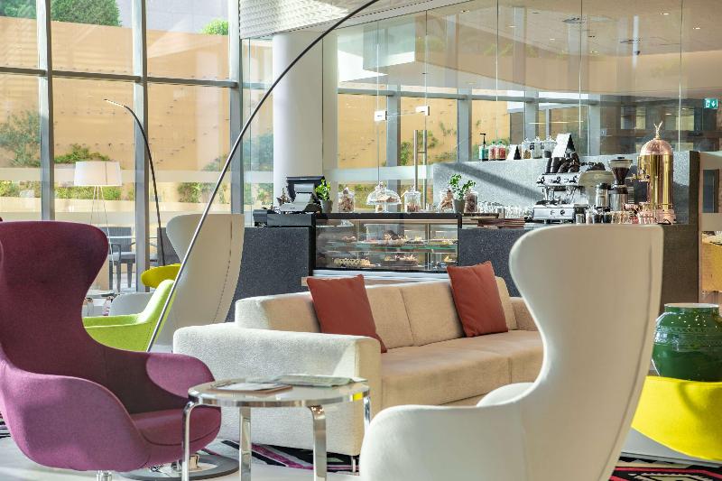 Radisson Blu Hotel & Residence, Riyadh - Bar
