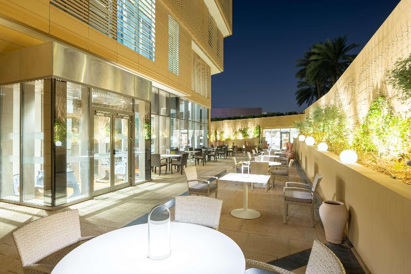 Radisson Blu Hotel & Residence, Riyadh - Restoran
