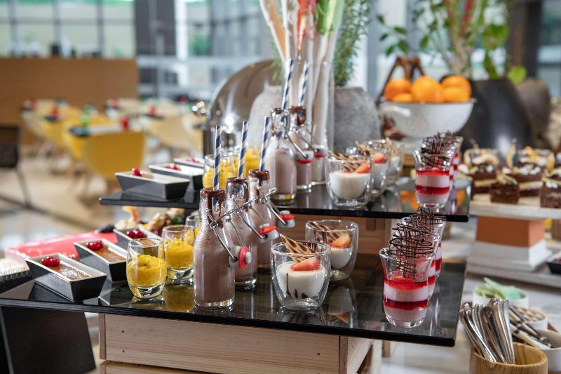 Radisson Blu Hotel & Residence, Riyadh - Restoran