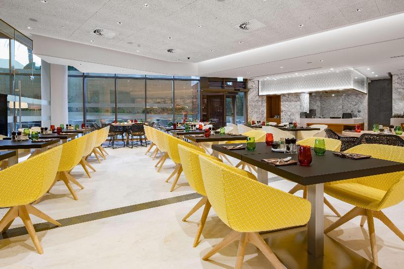 Radisson Blu Hotel & Residence, Riyadh - Restoran
