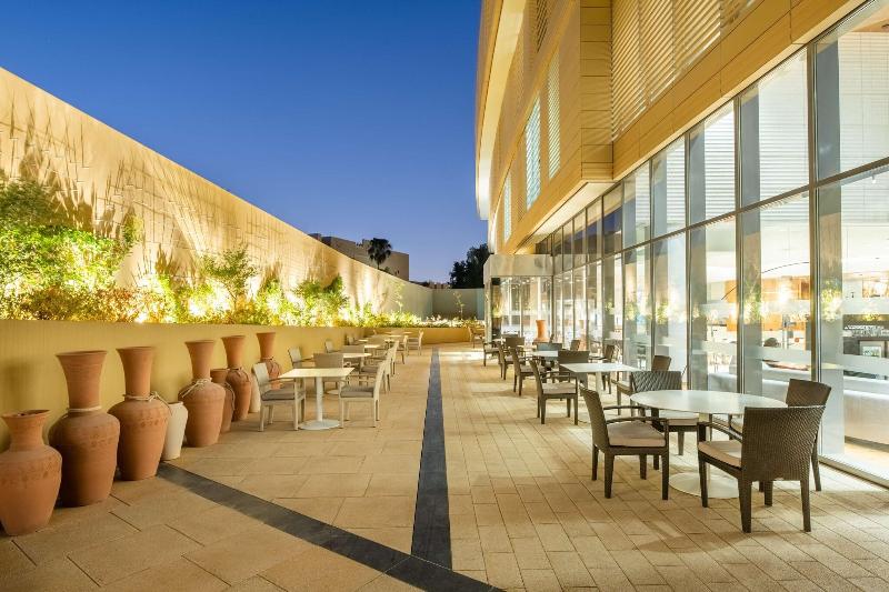 Radisson Blu Hotel & Residence, Riyadh - Restoran