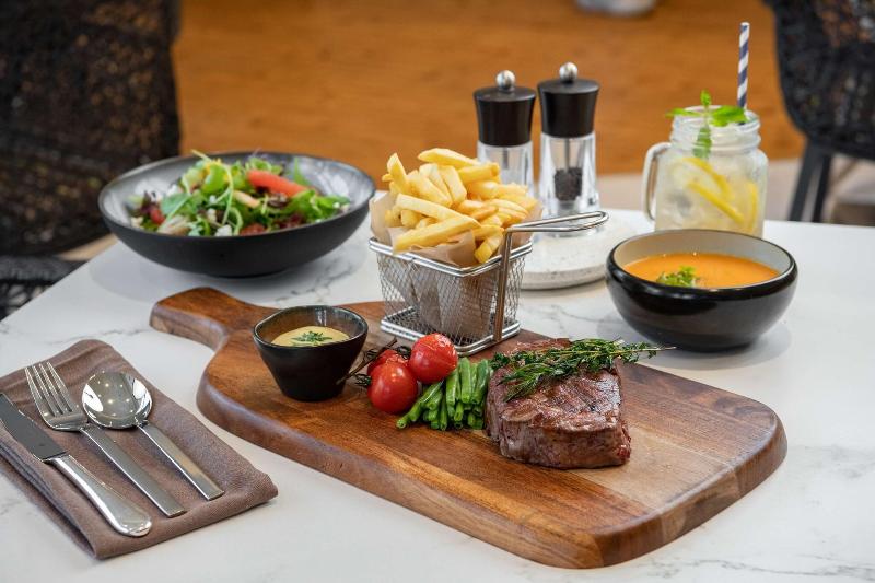 Radisson Blu Hotel & Residence, Riyadh - Restoran