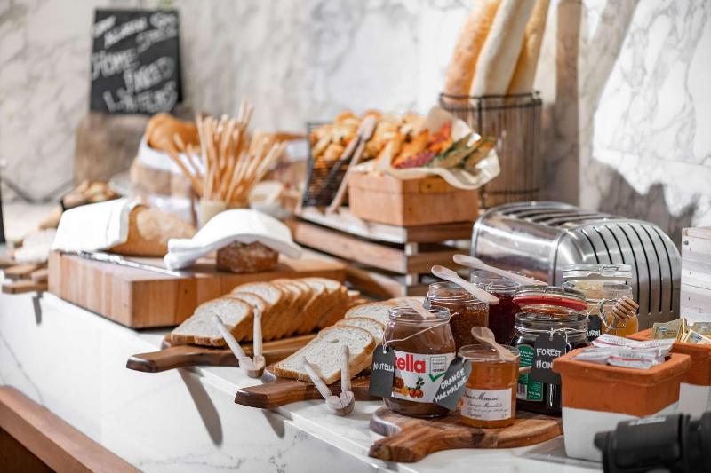 Radisson Blu Hotel & Residence, Riyadh - Restoran