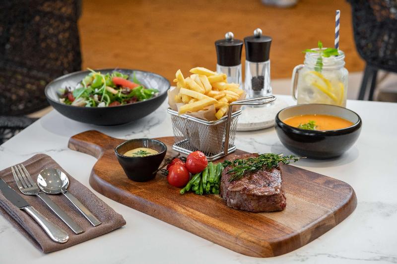 Radisson Blu Hotel & Residence, Riyadh - Restoran