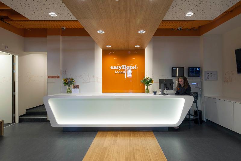 easyHotel Maastricht City Centre - Lobi