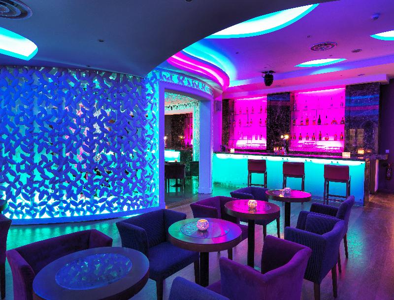 Olympic Lagoon Resort - Bar