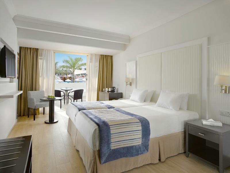 Olympic Lagoon Resort - Oda