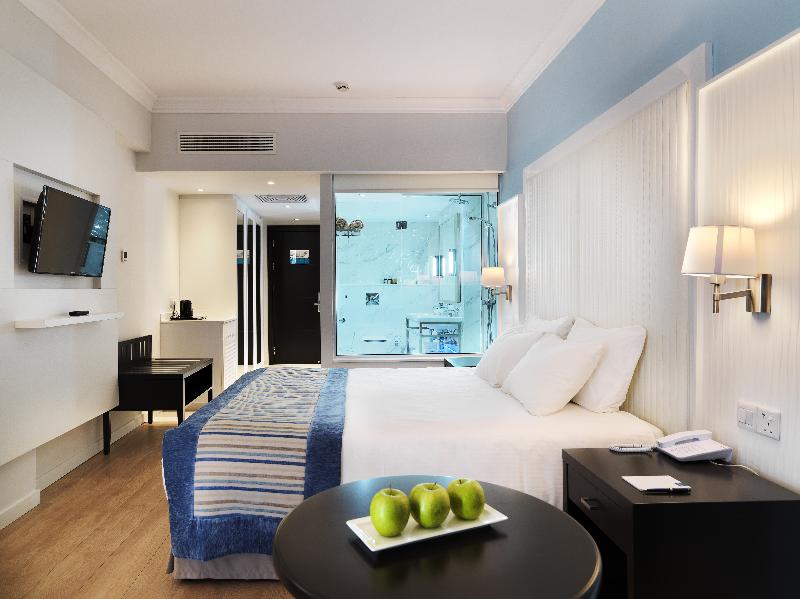 Olympic Lagoon Resort - Oda