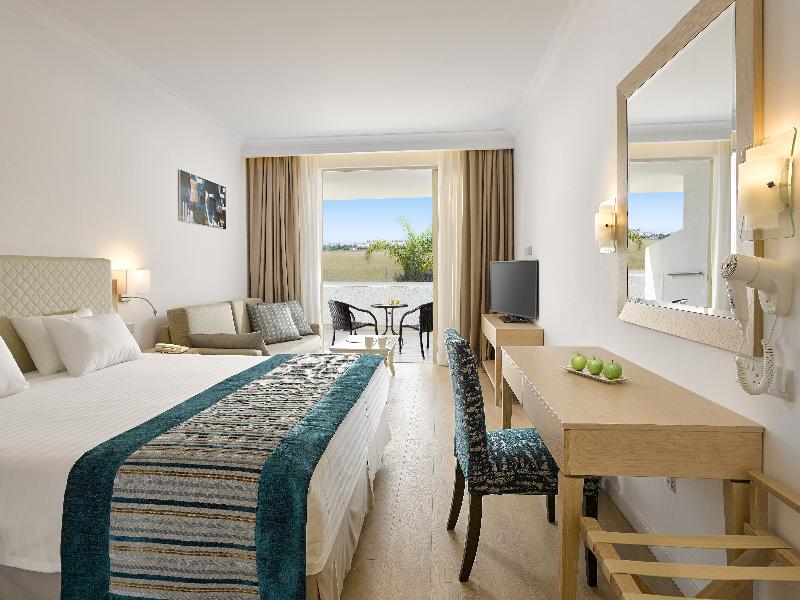 Olympic Lagoon Resort - Oda