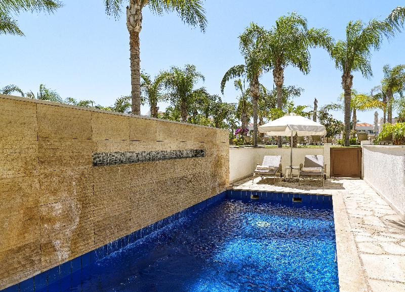 Olympic Lagoon Resort - Oda