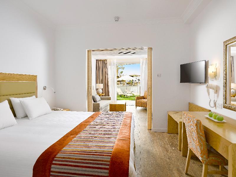 Olympic Lagoon Resort - Oda