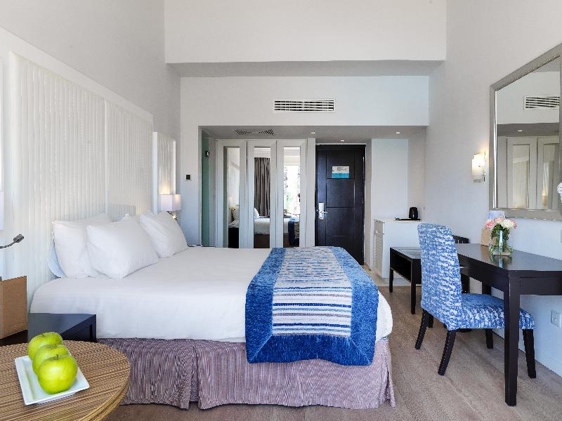 Olympic Lagoon Resort - Oda