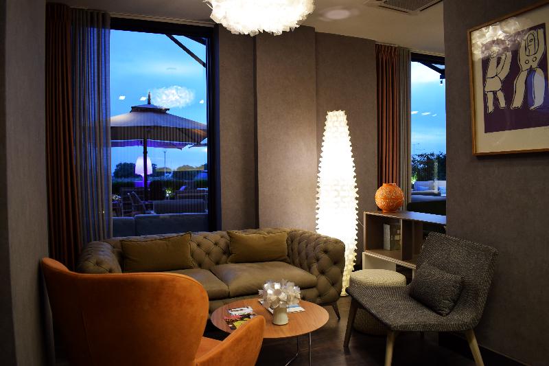ADAM Hotel Suites - Lobi