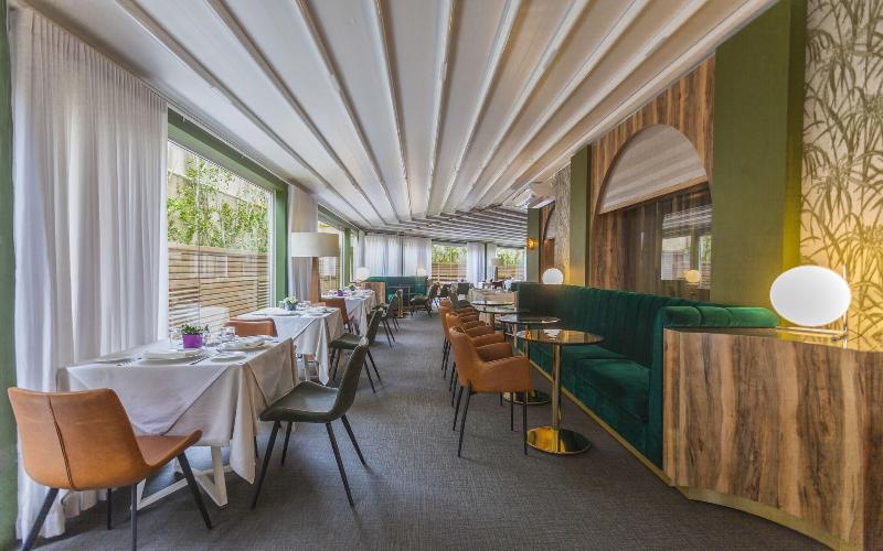 ADAM Hotel Suites - Restoran