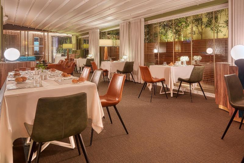 ADAM Hotel Suites - Restoran