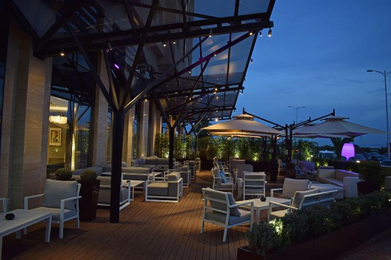 ADAM Hotel Suites - Teras
