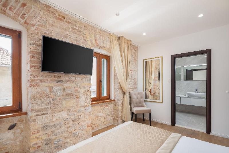 Le Premier Luxury Rooms - Oda