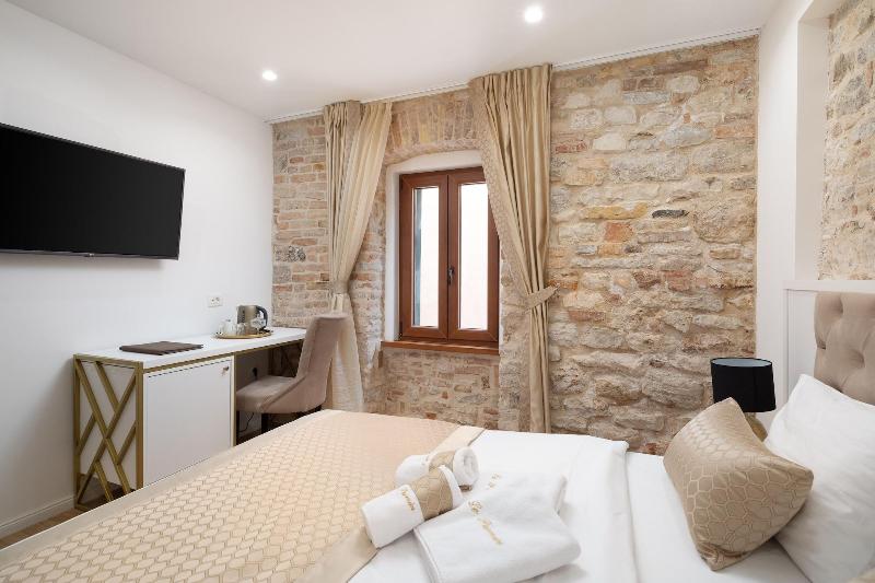 Le Premier Luxury Rooms - Oda