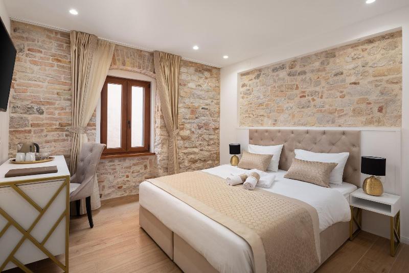 Le Premier Luxury Rooms - Oda