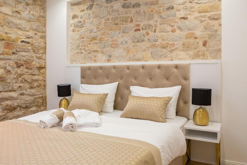 Le Premier Luxury Rooms - Oda