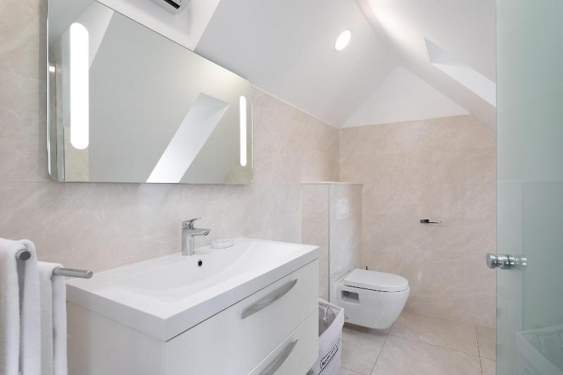 Le Premier Luxury Rooms - Oda