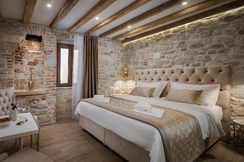 Le Premier Luxury Rooms - Oda