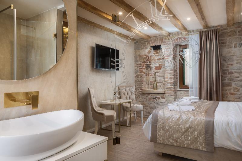 Le Premier Luxury Rooms - Oda