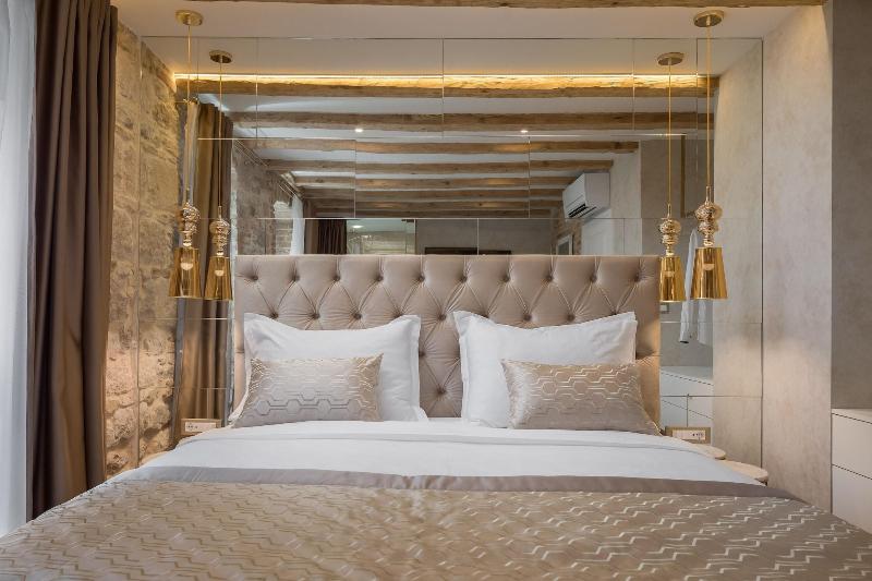 Le Premier Luxury Rooms - Oda