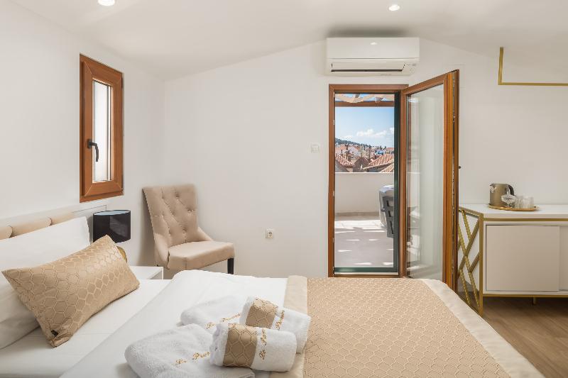 Le Premier Luxury Rooms - Oda