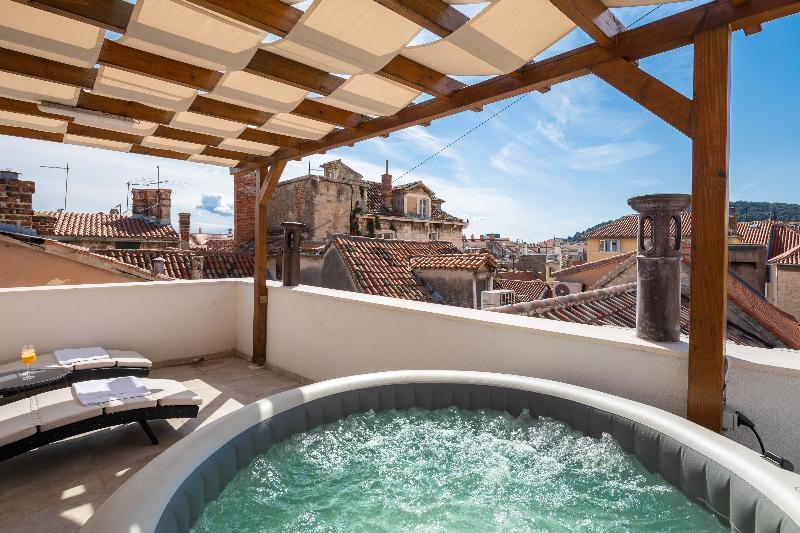 Le Premier Luxury Rooms - Oda