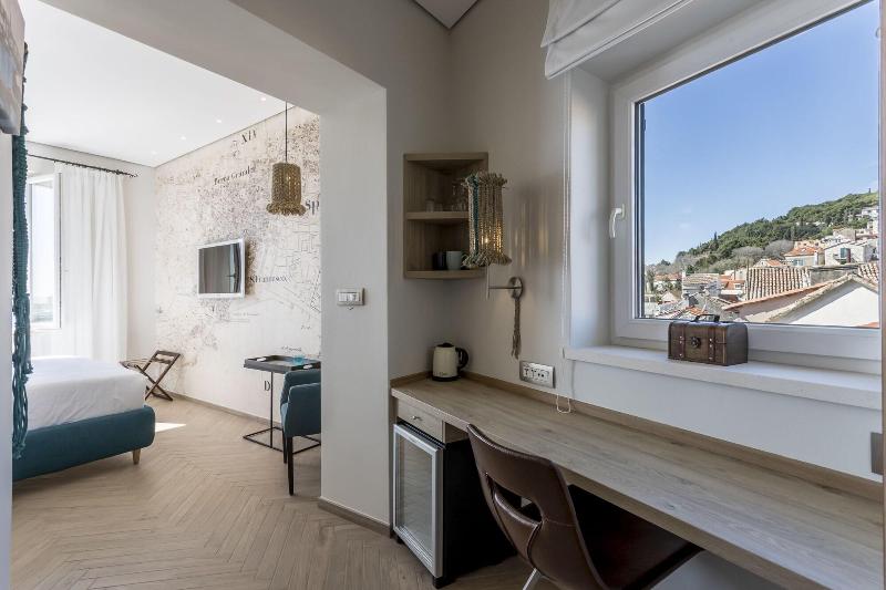 Seaview Luxury Retreat - Oda