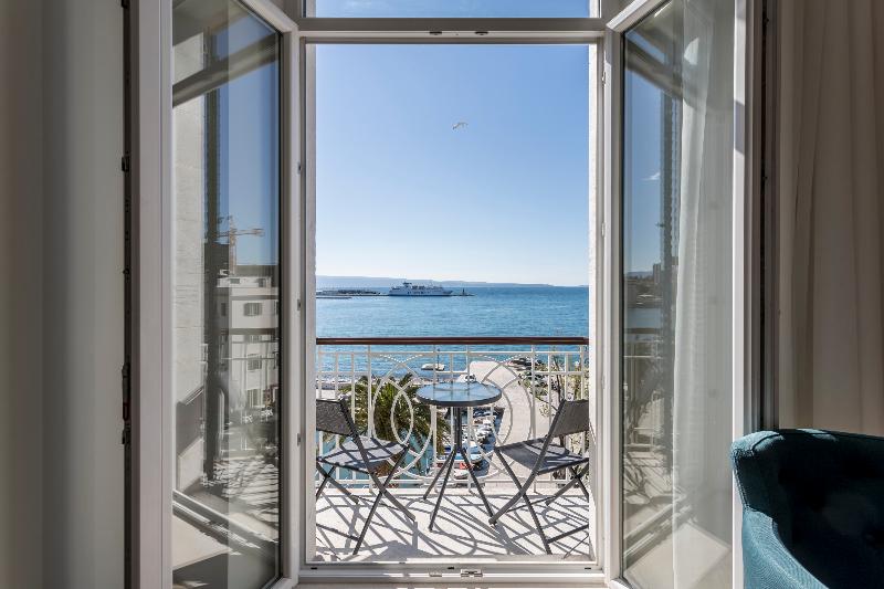 Seaview Luxury Retreat - Oda