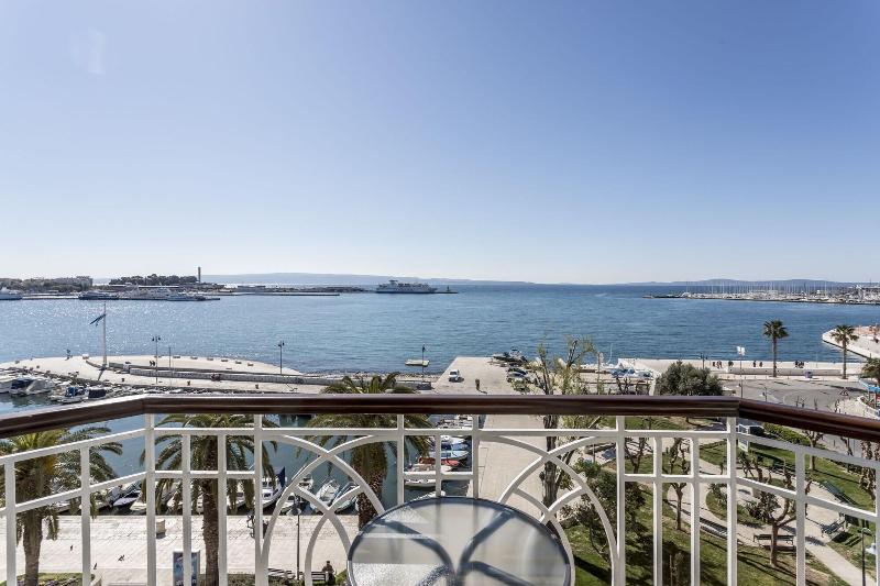 Seaview Luxury Retreat - Oda