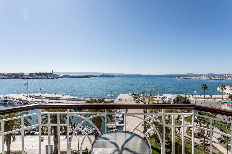 Seaview Luxury Retreat - Oda