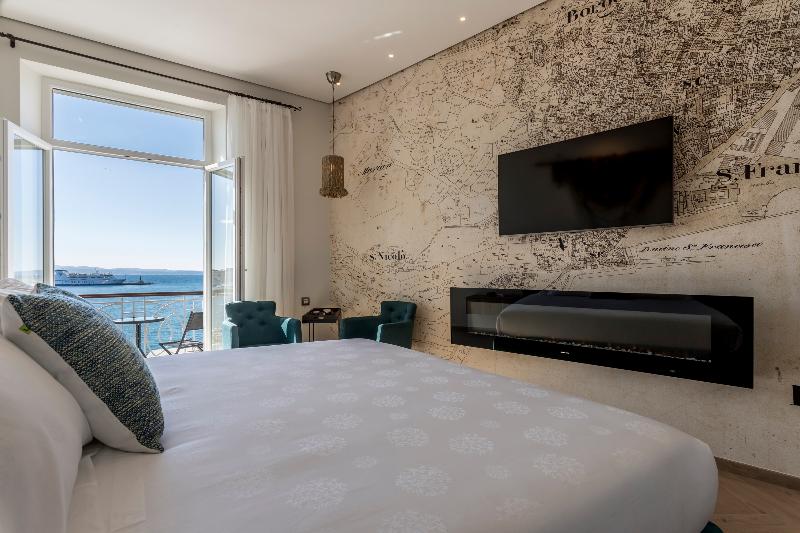 Seaview Luxury Retreat - Oda