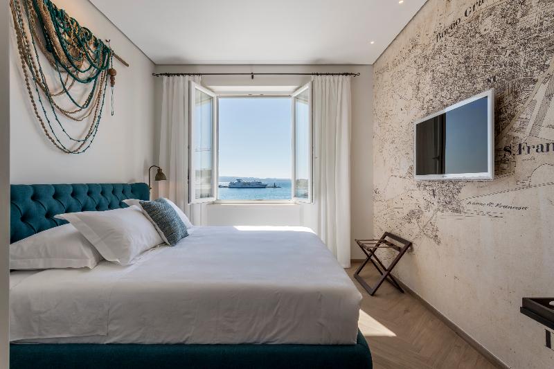 Seaview Luxury Retreat - Oda